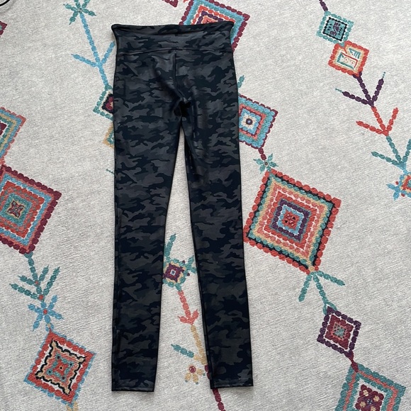 Spanx Camo Faux Leather leggings - Picture 11 of 11